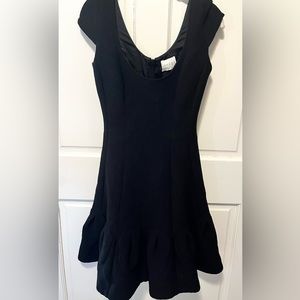 Designer Isoude black cap sleeve ruffle swing trapeze dress women’s size 6 small
